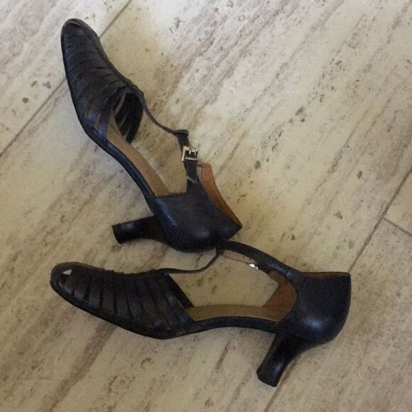 Vintage DANELLE leather heels navy size 6 1/2 M - Picture 2 of 6